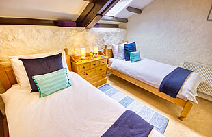 Twin bedroom at Lavender Cottage