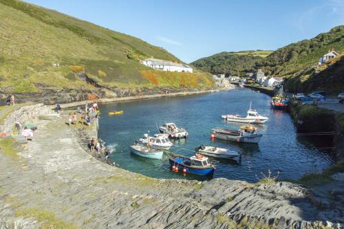 Wands, Waves, and Wonder: Why Boscastle Casts a Spell